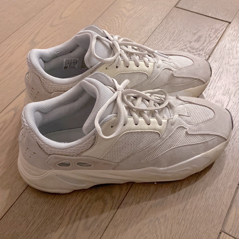 Yeezy 700 Analog